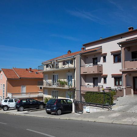 Ananas Apartments Crikvenica Eksteriør bilde